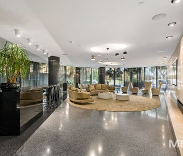 505/74 Queens Road, Melbourne - Photo 1