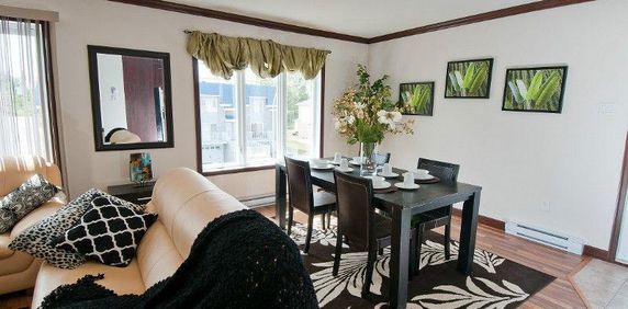 Beau grand 5 1/2 Sur Boul. Thibeau - Photo 2