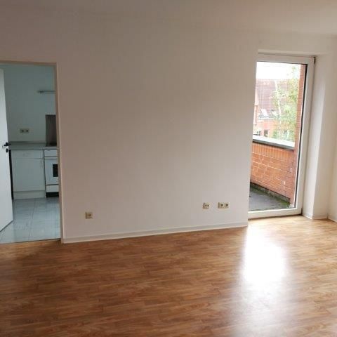 Nur mit Wohnberechtigungsschein!! - 2-Zimmer DG-Whg. mit Balkon u. PKW-Stellplatz zum 15.02.2026 - Foto 1