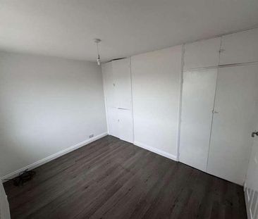 Farndale Green, TS19 - Photo 6