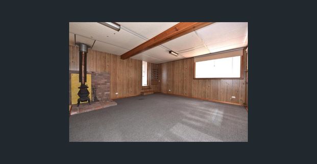 Comfortable Family Living in Keysborough Break of lease $610 per week until January 2028 then $630 per week after - Photo 1