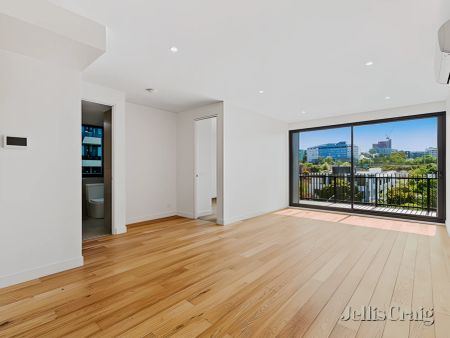 2 Bed, 1 Bath - Photo 3