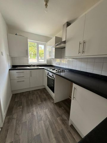 2 bedroom terraced house to rent - Photo 3