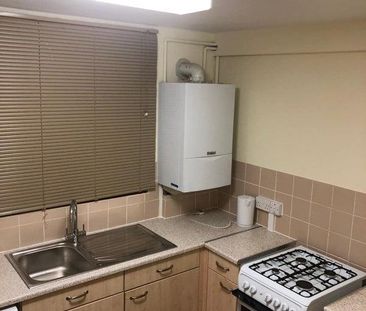 4 bedroom flat share to rent - Photo 2