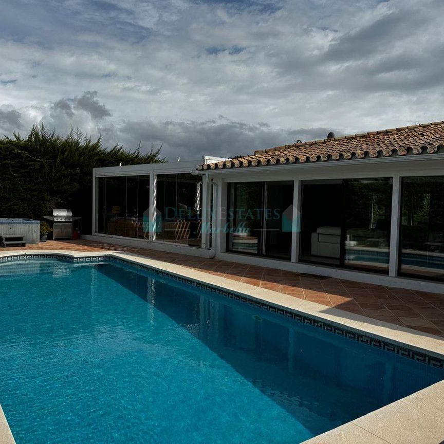 Villa for rent in San Pedro de Alcantara - Photo 1