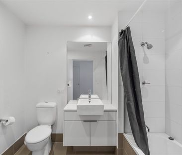 Spacious Four-Bedroom Townhouse with Family-Friendly Living & Excel... - Photo 5