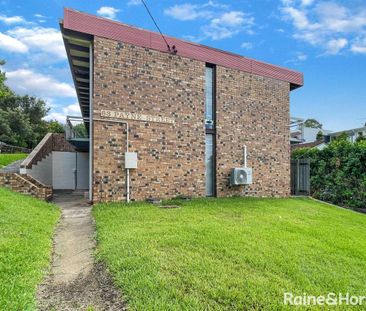 Updated Ground Floor 2 Bedroom Unit in Great Location! - Photo 6