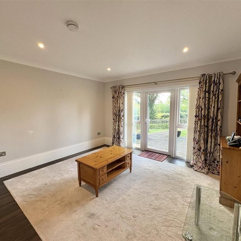 2 bedroom bungalow to rent - Photo 1