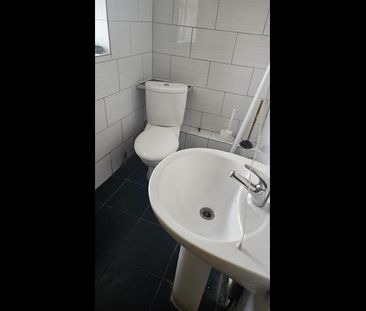 Studio Flat, Leytonstone Road, E15 - Photo 1