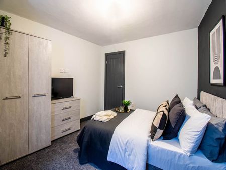 Highfield Avenue (Room 1), Wortley, Leeds - Photo 4