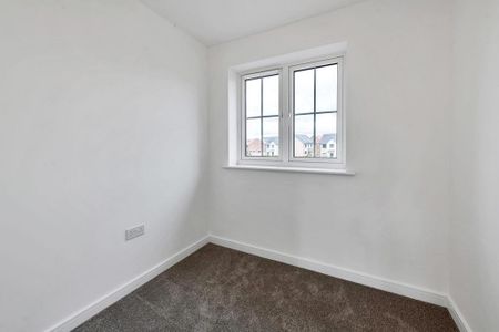 3 bedroom semi-detached house to rent - Photo 5
