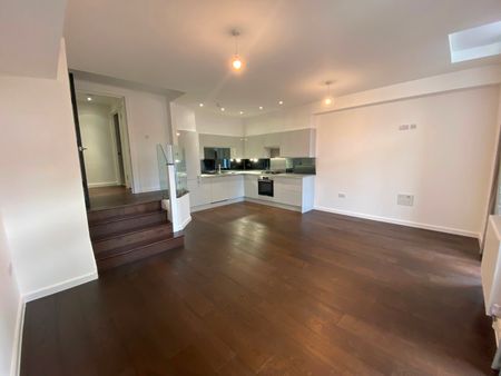 2 Bed Flat, Queens Drive, N4 - Photo 2