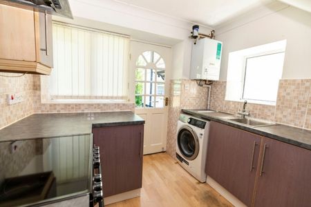 2 Bedroom Maisonette on Surrey Road - Photo 3