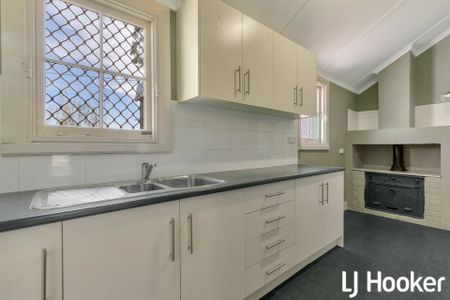 A little piece of History - Traditional Miner's Cottage in the heart of Smithfield - Photo 5