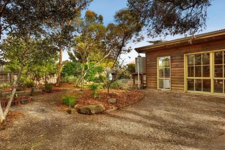 58 Songlark Crescent, Werribee VIC, Belconnen - Photo 2