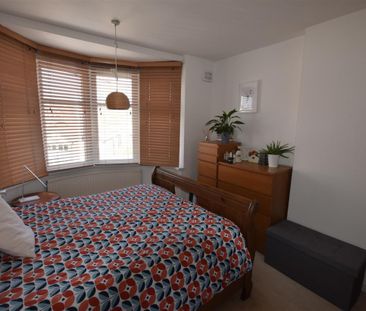 3 bedroom house - terraced to rent - Photo 2