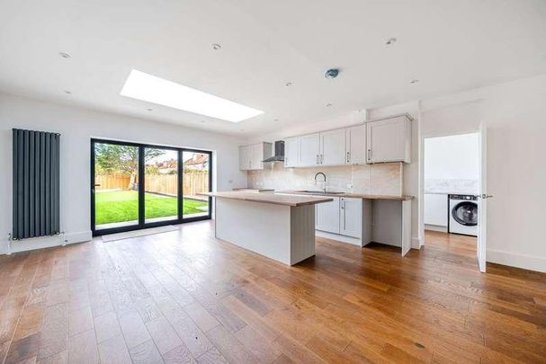 Farm Way, Worcester, KT4 - Photo 1