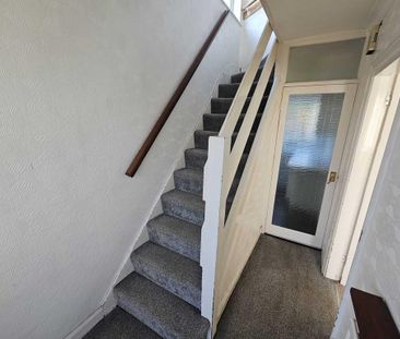3 bedroom semi-detached house to rent - Photo 4