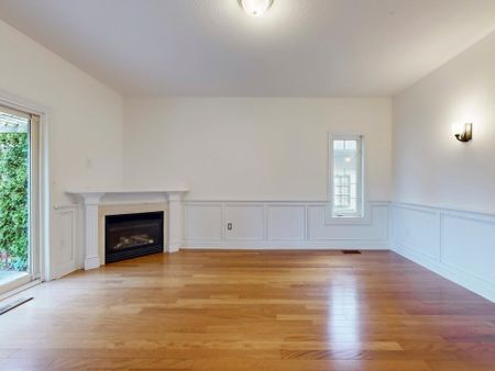 For Lease - 301 Mohawk Road, Oakville, Ontario - Photo 4