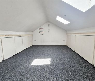 Room in a Shared House, Elmstead Road, IG3 - Photo 1