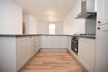 2 bedroom flat to rent - Photo 2