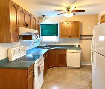 For Lease - 49 Grassmere Court, Oshawa, Ontario - Photo 5