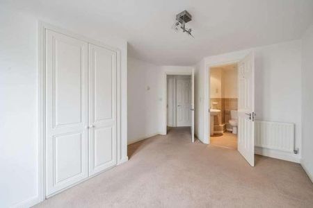 Brunel Crescent, Swindon, SN2 - Photo 2