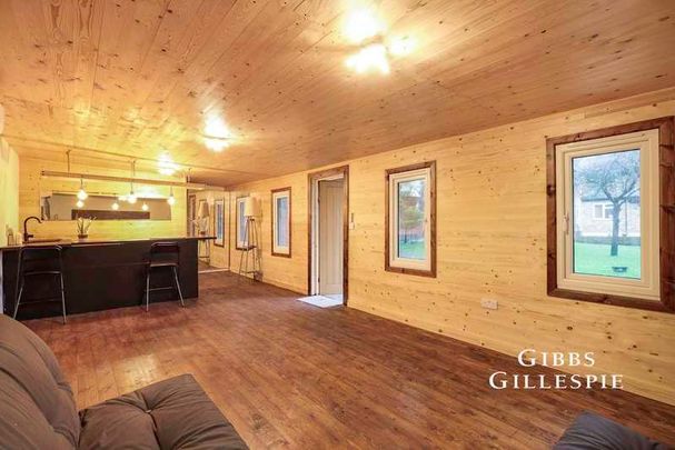 Warren Road, Ickenham, Middlesex, UB10 - Photo 1