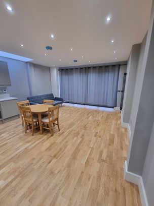 3 Bed Flat, Fairlight Road, SW17 - Photo 1