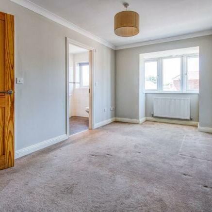 Howards Grove - Photo 1