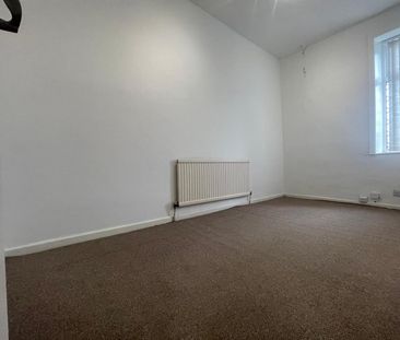 2 bed terraced house to rent in Queensberry Road, Burnley, BB11 - Photo 1