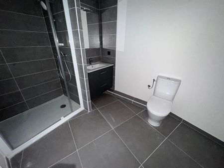 Location Appartement 1 pièce 37m² FREJUS 83600 - Photo 3