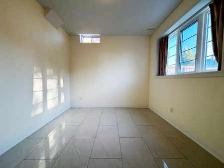 For Lease - Bsmt 42 Brown Court, Newmarket, Ontario - Photo 5