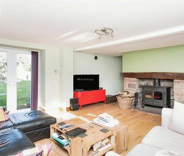 3 bedroom semi-detached house to rent - Photo 5