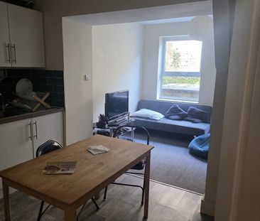 Room in a Shared House, St. Martins Place, BN2 - Photo 2