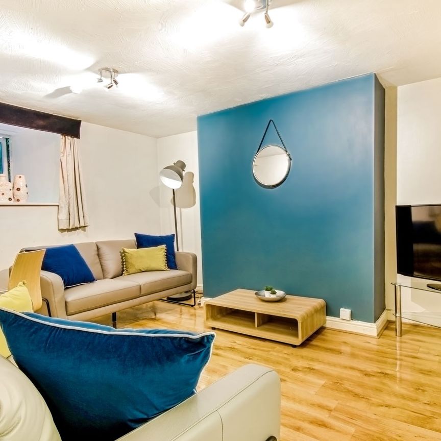 3 VICTORIA ROAD Leeds - LS6 1AS - Photo 1