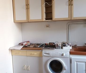 Location Appartement P2 Avec mezzanine Nimes - Photo 2