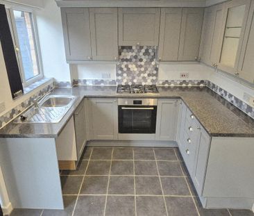 2 bedroom terraced house to rent - Photo 6