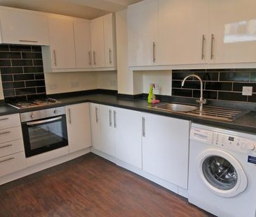 3 bedroom terraced house to rent - Photo 6