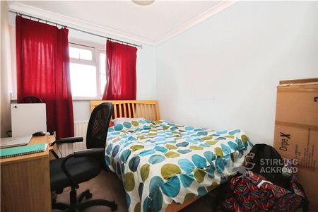 Guildford Park Avenue, Guildford, Surrey, GU2 7NH - Photo 2