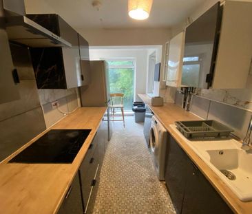 4 bedroom flat share to rent - Photo 5
