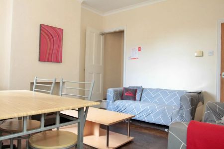 Thurlow Road (3 or 4 bed) - Photo 2