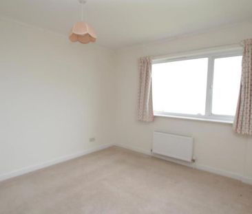 Superbly presented four-bedroom family home in a sought-after Porti... - Photo 3