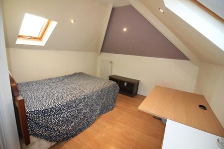 5 bedroom detached house to rent - Photo 3