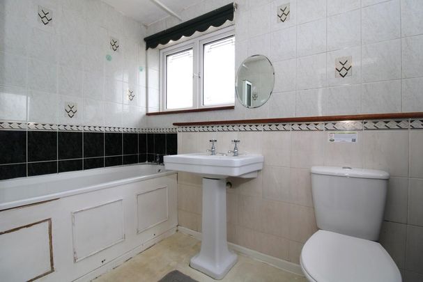 5 bedroom end of terrace house to rent - Photo 1