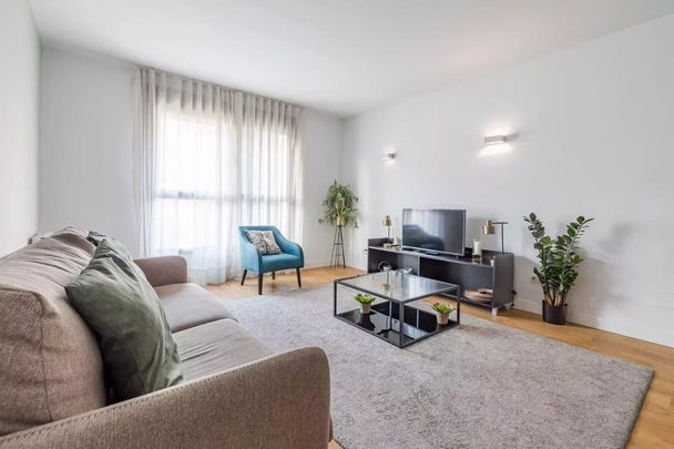 Calle de Pico Cejo, Madrid, Community of Madrid 28038 - Photo 1