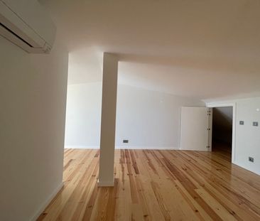 Apartamento T3 + 2 em Duplex para arrendamento em São João do Estor... - Photo 1