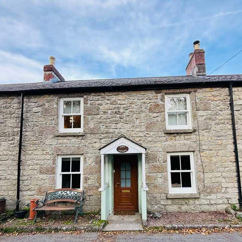 St. Hilary, Penzance, TR20 - Photo 1