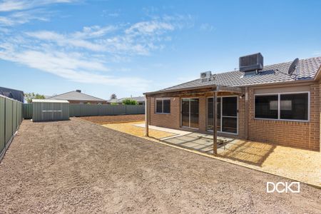 6 Blay Street Epsom VIC - Photo 2
