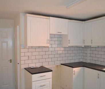 3 bedroom terraced house to rent - Photo 6